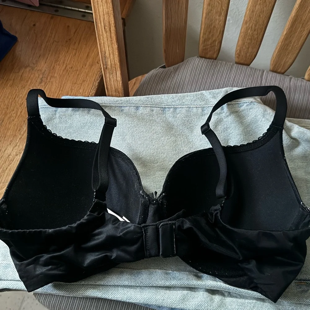Victoria’s Secret body by Victoria perfect shape bra - Picture 3 of 5